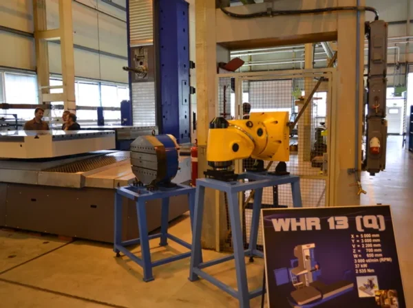 TOS Varnsdorf WHR 13 high-capacity horizontal boring machine with Ø130 mm extending ram and spindle