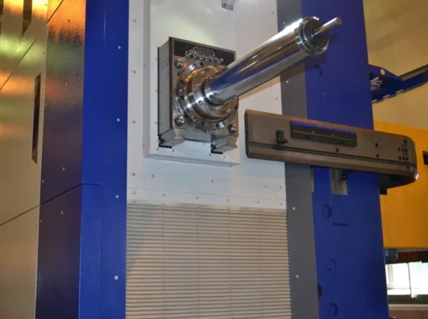 TOS Varnsdorf WHR 13 high-capacity horizontal boring machine with Ø130 mm extending ram and spindle