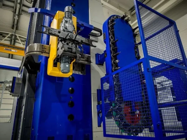 TOS Varnsdorf WHR 13 high-capacity horizontal boring machine with Ø130 mm extending ram and spindle